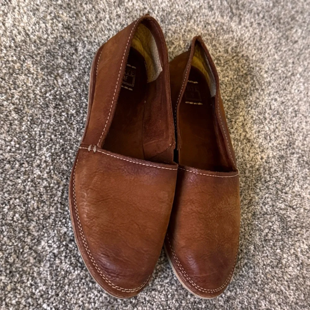 EUC Frye Brown Leather Flats Sz 7.5 - Picture 2 of 4